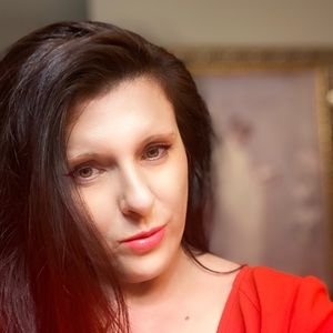 Meet your Posher, Hasna